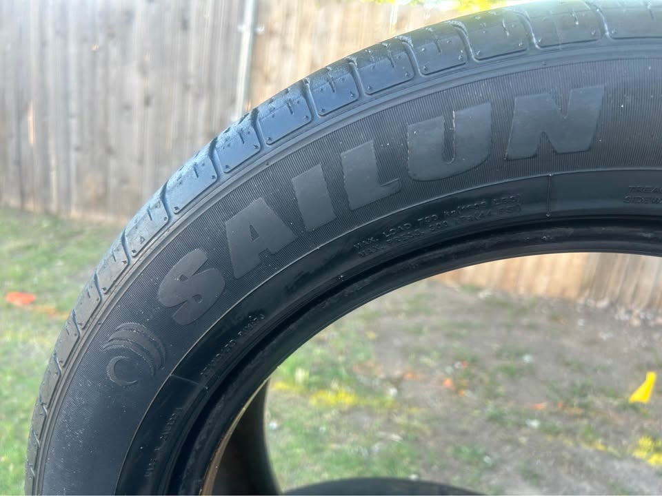 225/55R17 Sailun Atrezzo SH408 - Used Set of 4 (A/B Grade)